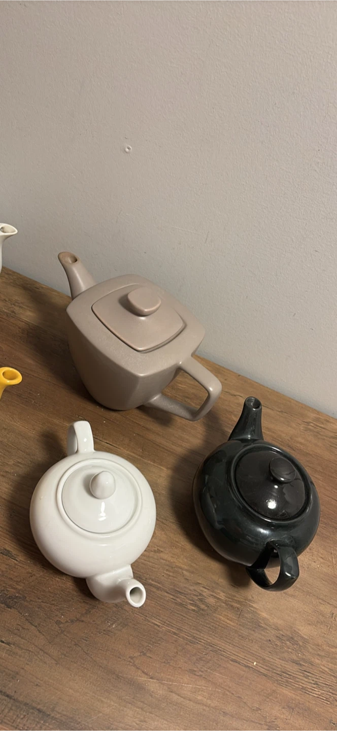 Assorted Ceramic Teapots - photo 3