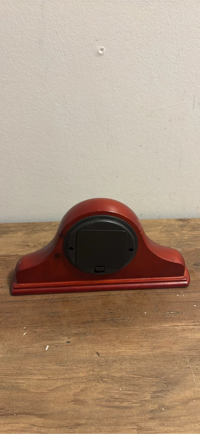 Vintage Red Mantel Clock with Roman Numerals - photo 3