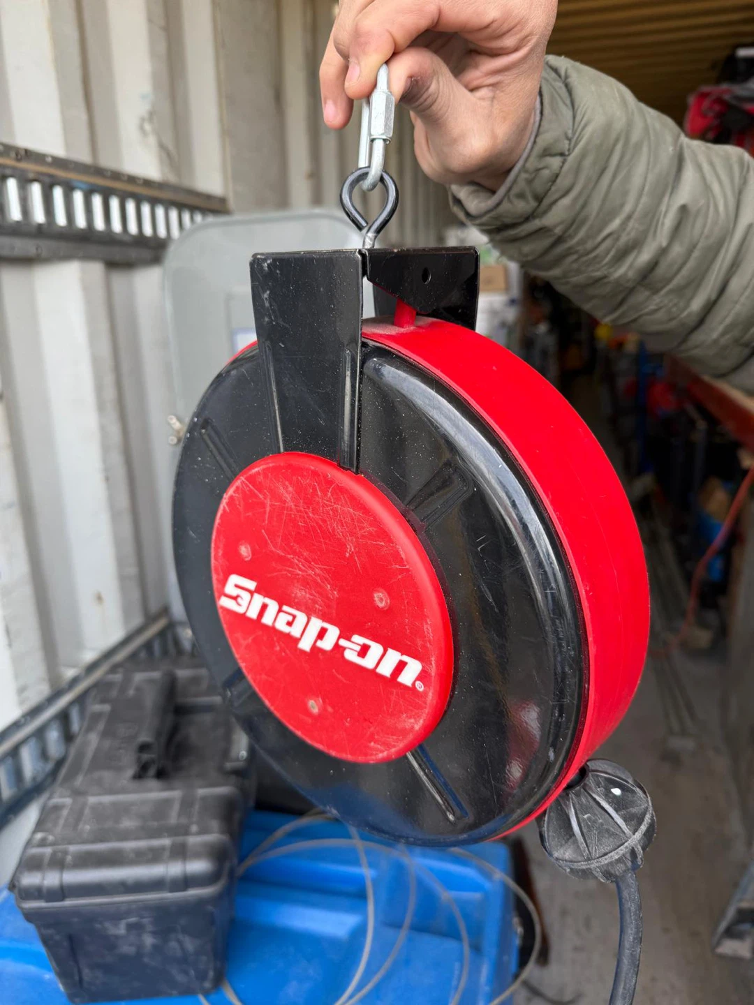 Snap-on Retractable Cord Reel - photo 2