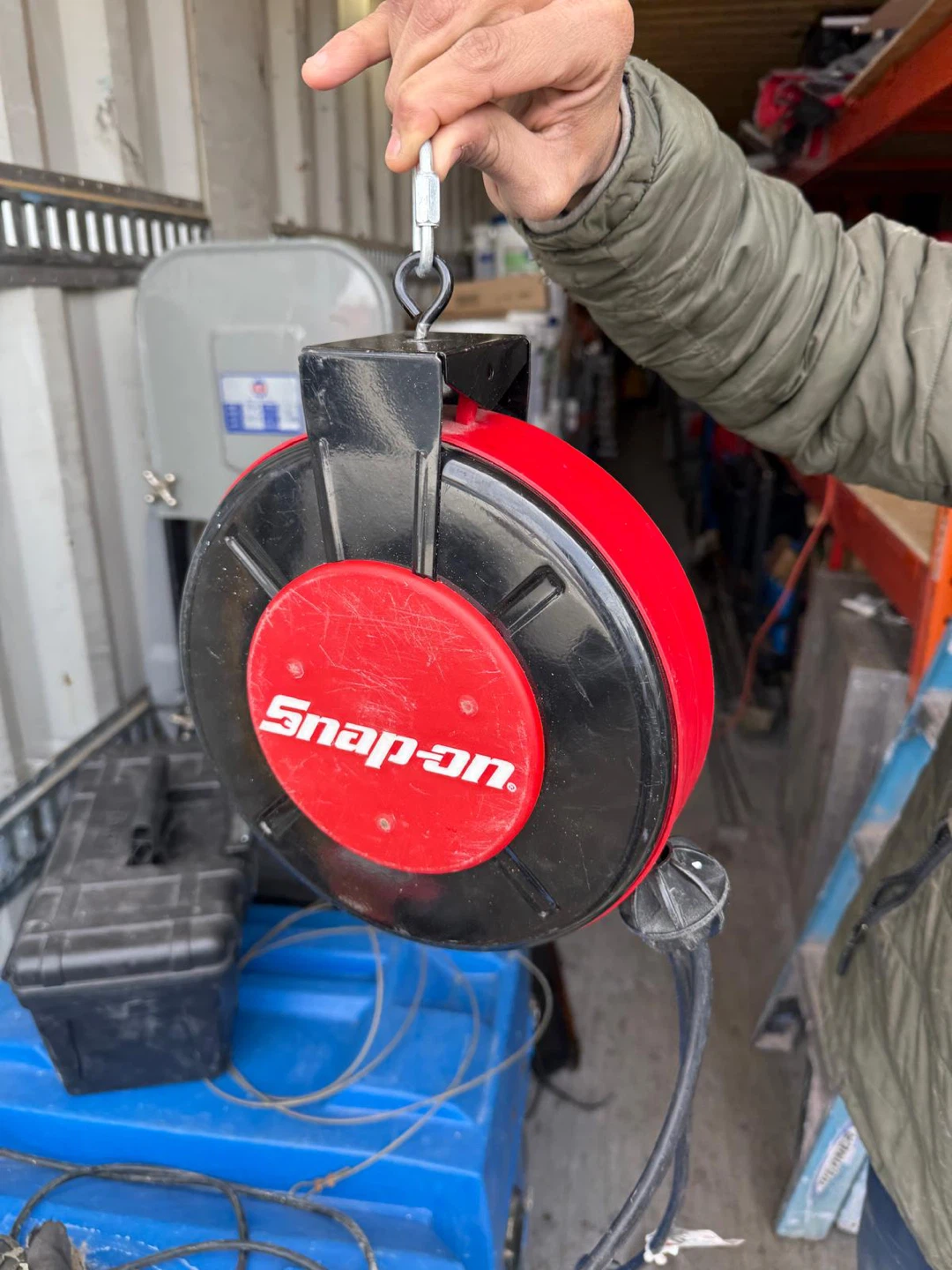 Snap-on Retractable Cord Reel