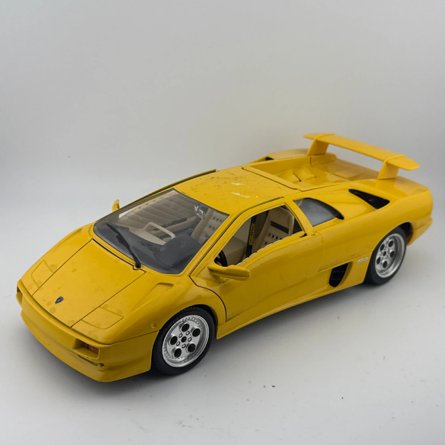 1990 Lamborghini Diablo- 1/18 Bburago Diecast Model