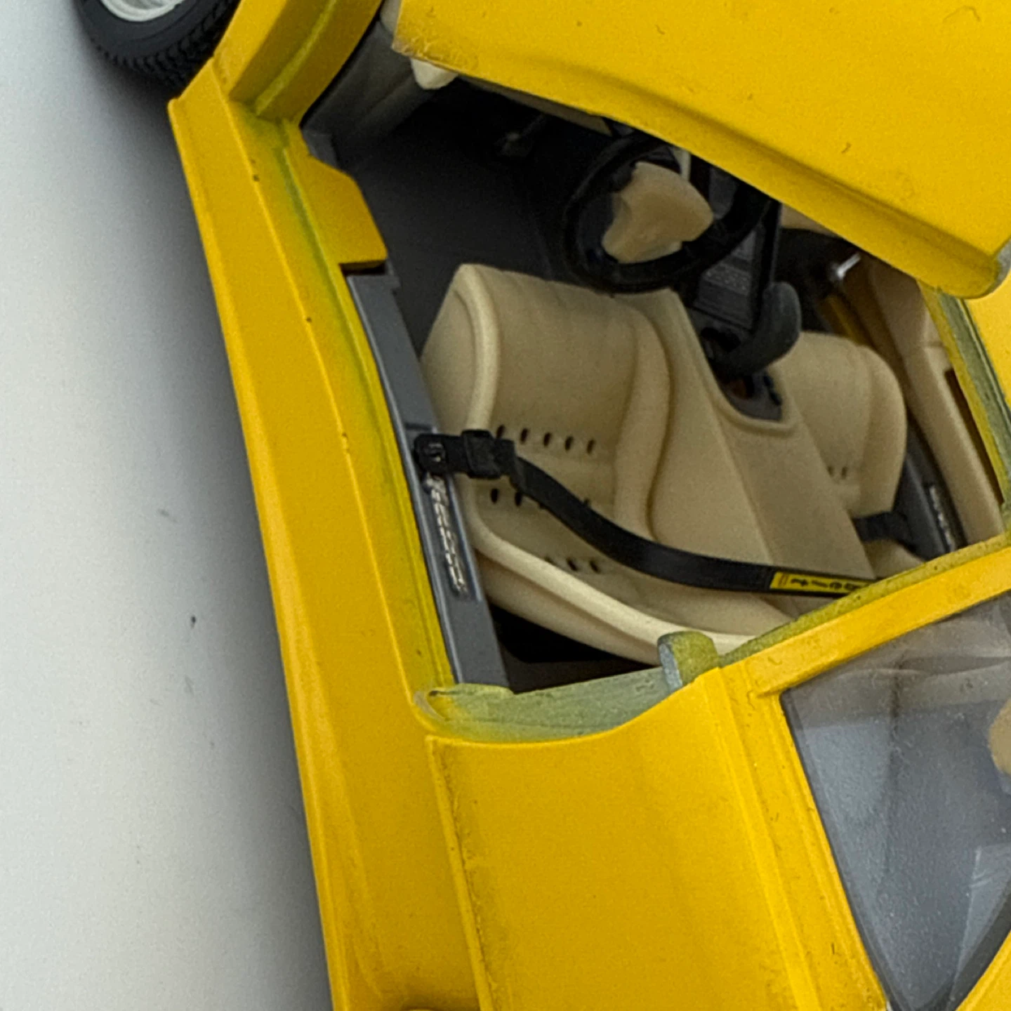 1990 Lamborghini Diablo- 1/18 Bburago Diecast Model - photo 5