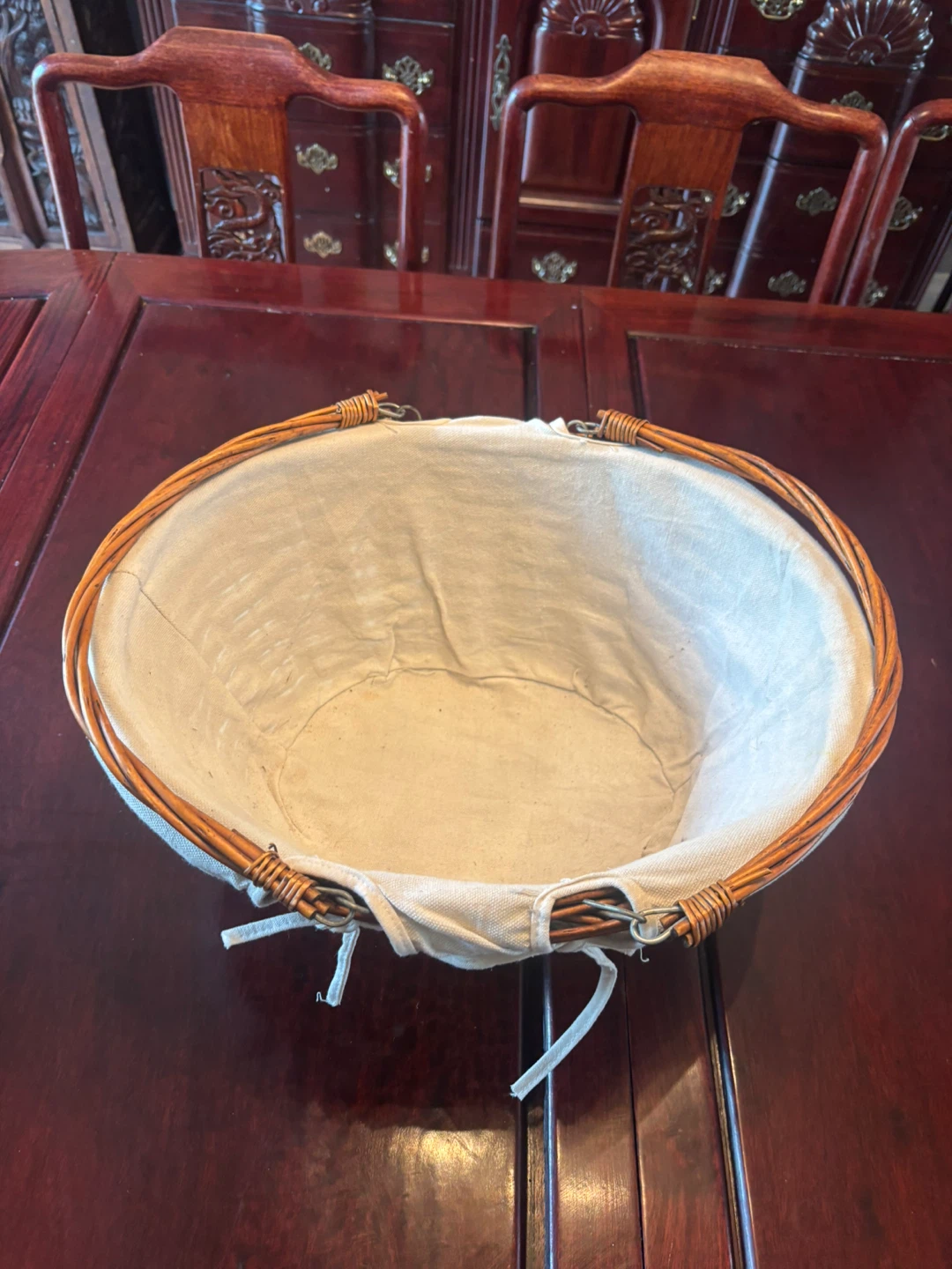 Wicker Basket with Linen Liner - photo 3
