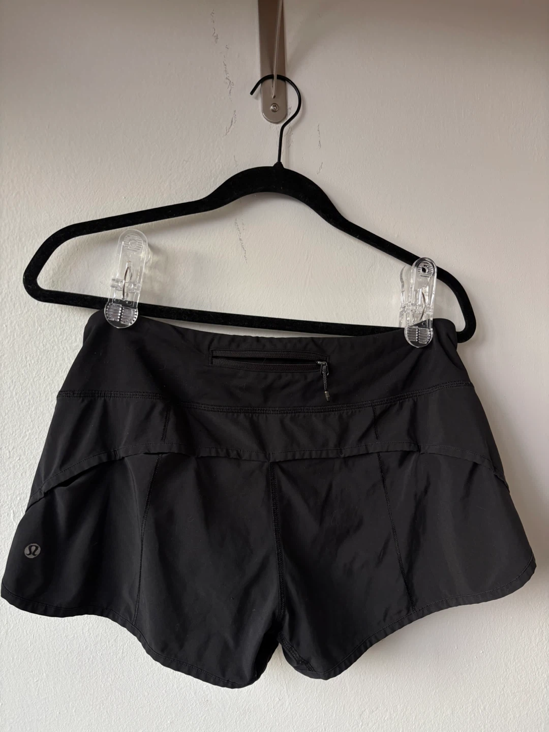 Lululemon Black Running Shorts Size 6 - photo 3