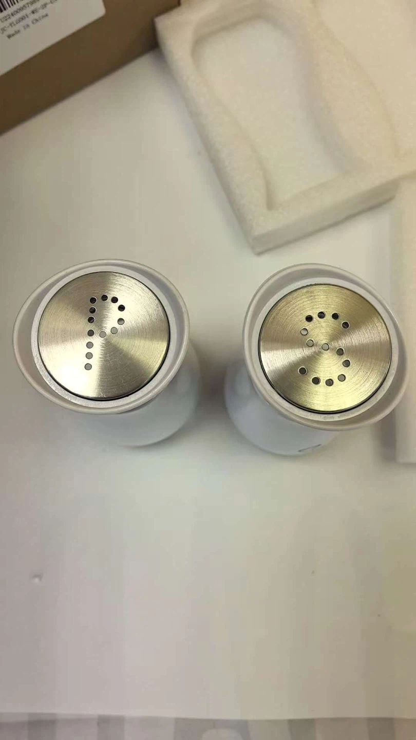 2 Pack White Salt & Pepper Shakers Set - photo 2