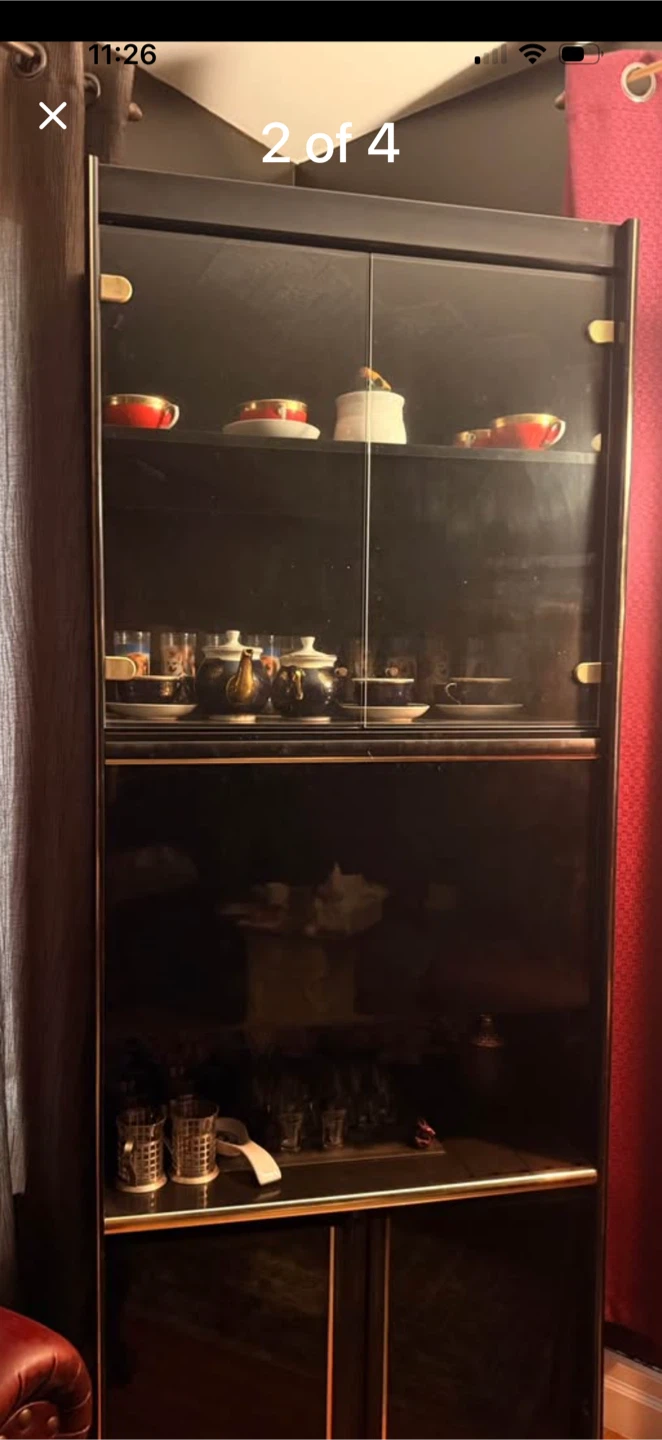 Free Vintage Display Cabinet with Glass Doors - photo 3