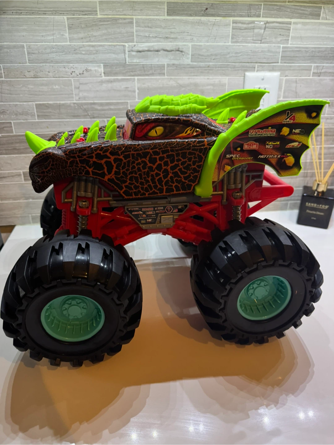 Monster Jam Dragon Monster Truck Toy - photo 3