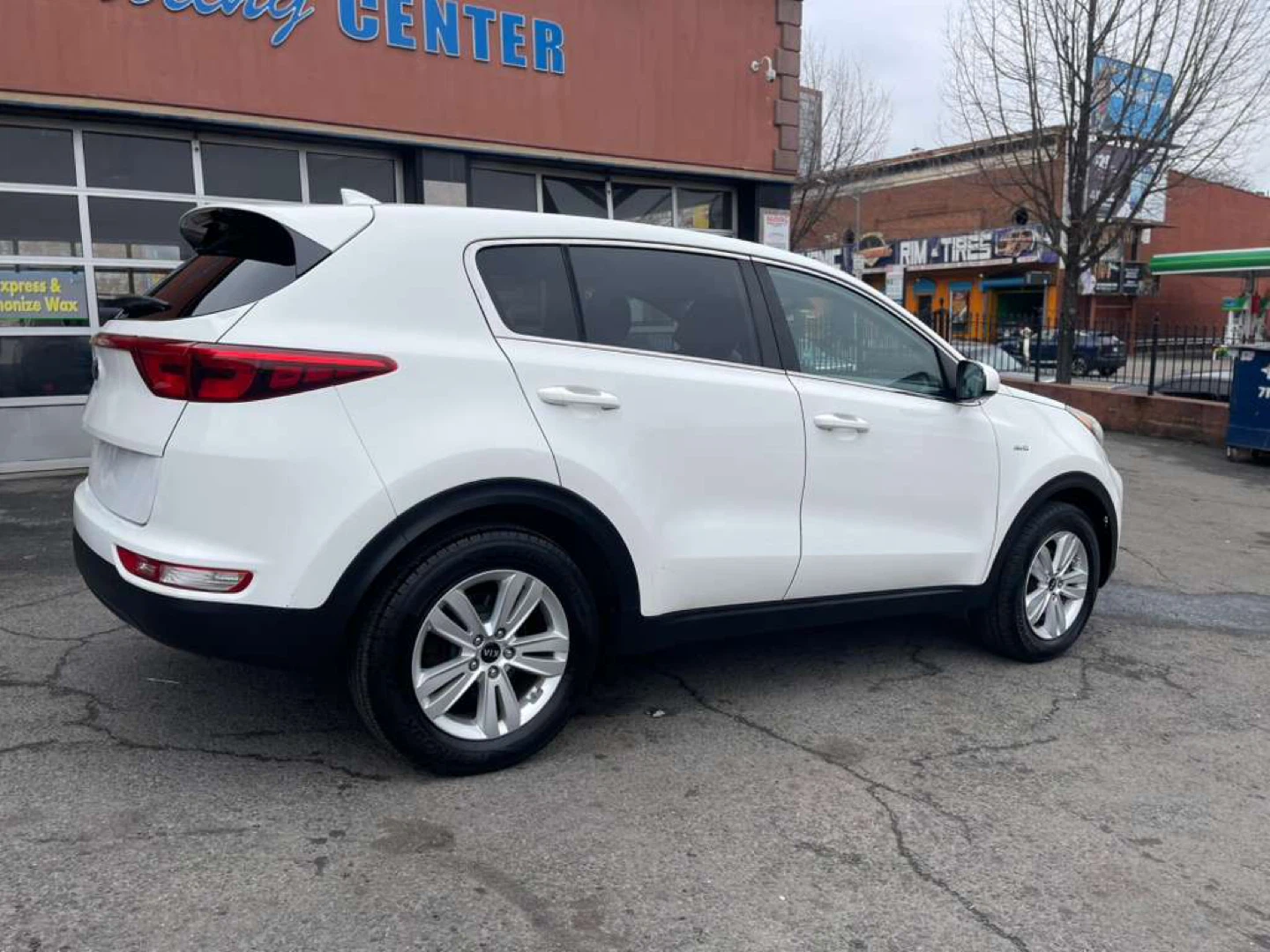 White Kia Sportage SUV 2019 - photo 5