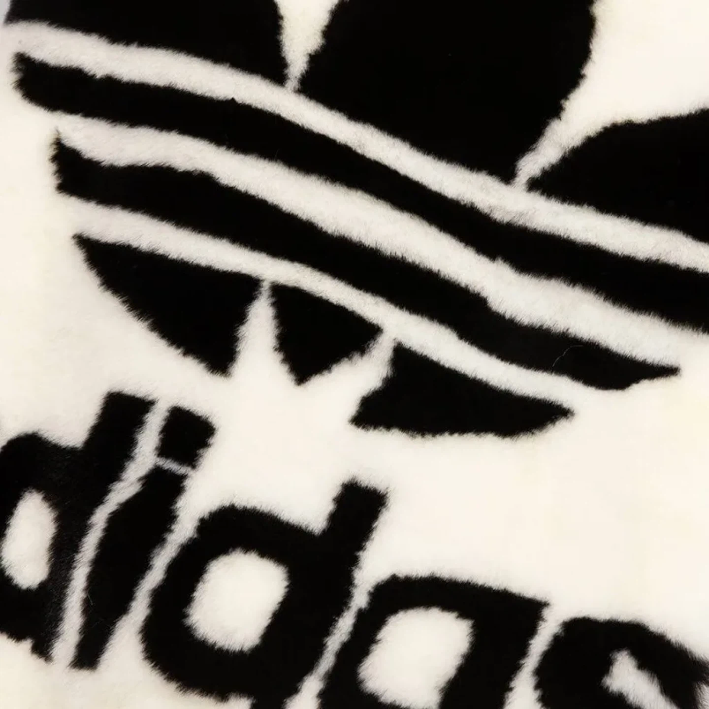 adidas IVY PARK Faux Fur Scarf - photo 4