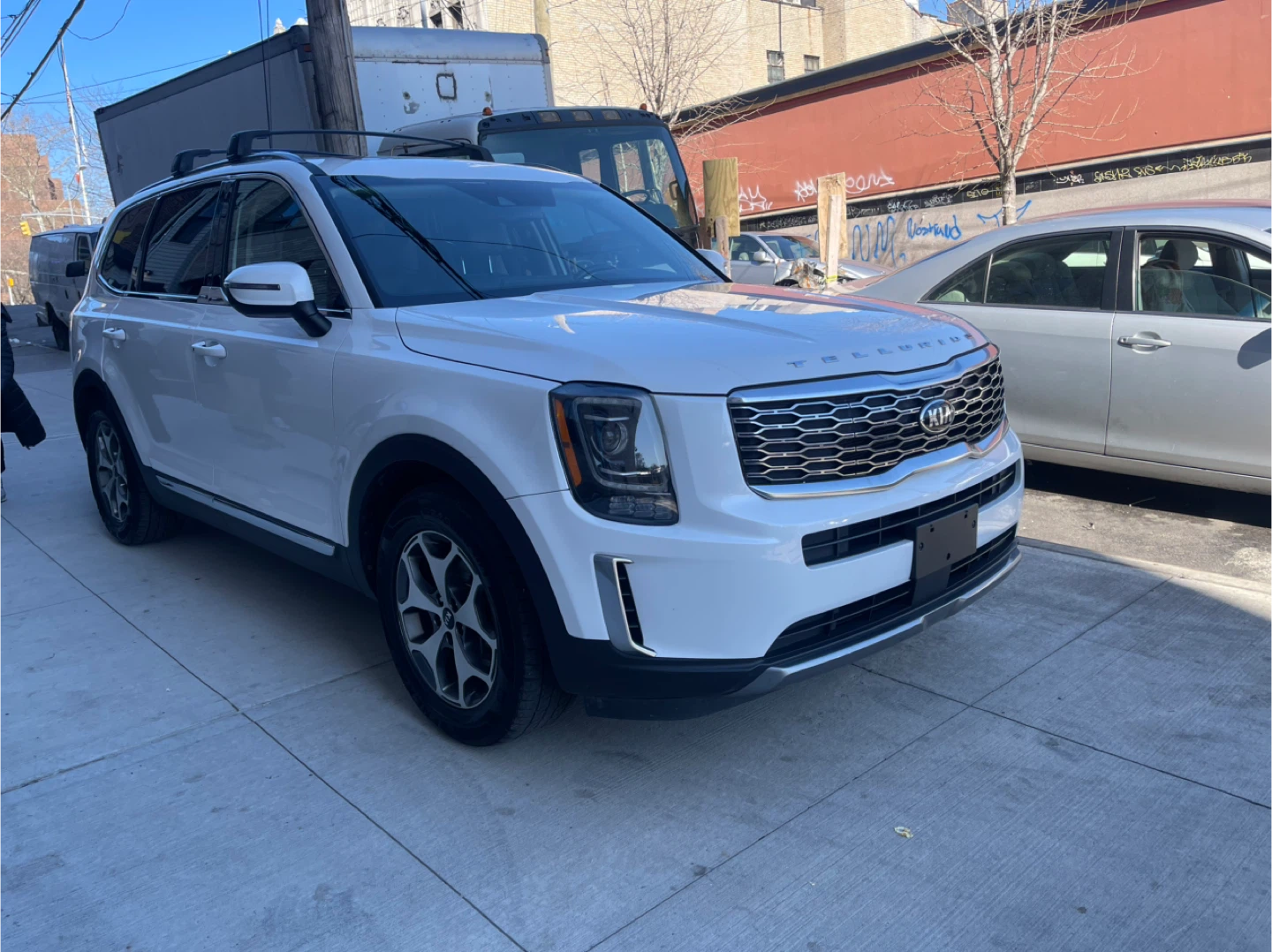 White Kia Telluride SUV 2020 - photo 2
