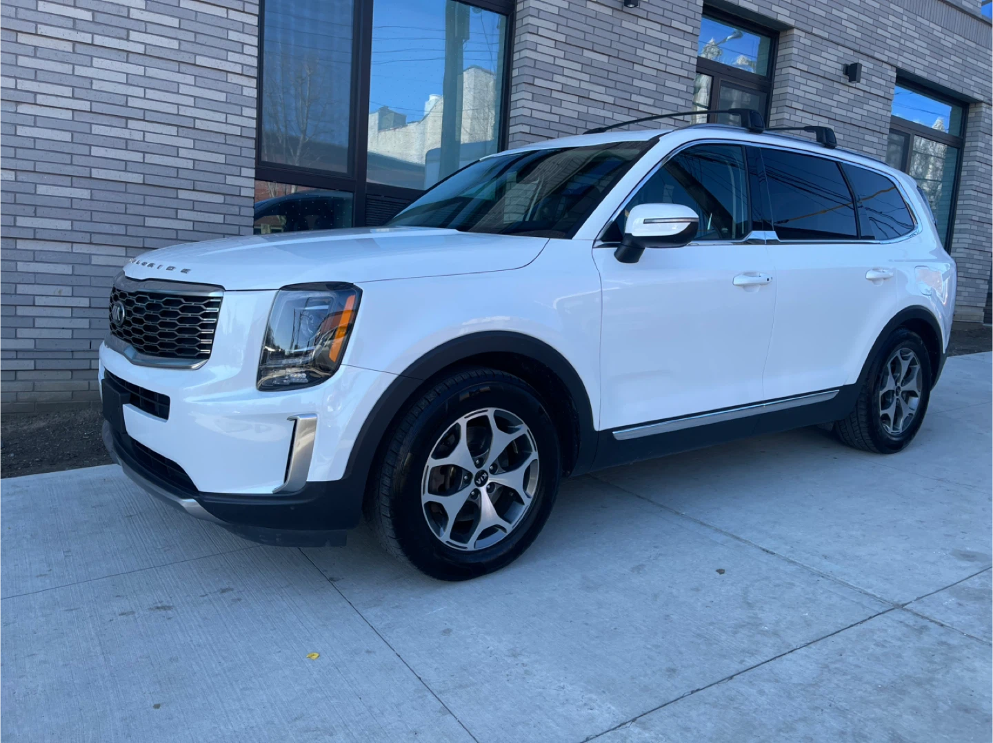 White Kia Telluride SUV 2020 - photo 3