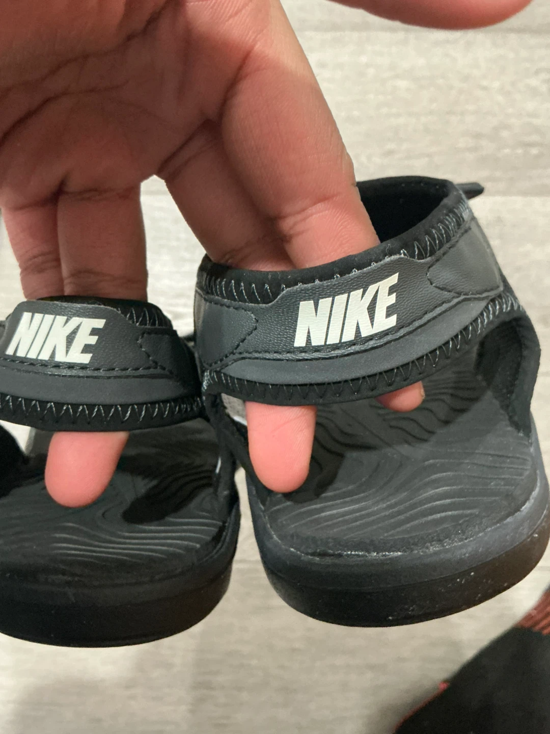 Nike Kids' Sandals Black Size 4Y - photo 3