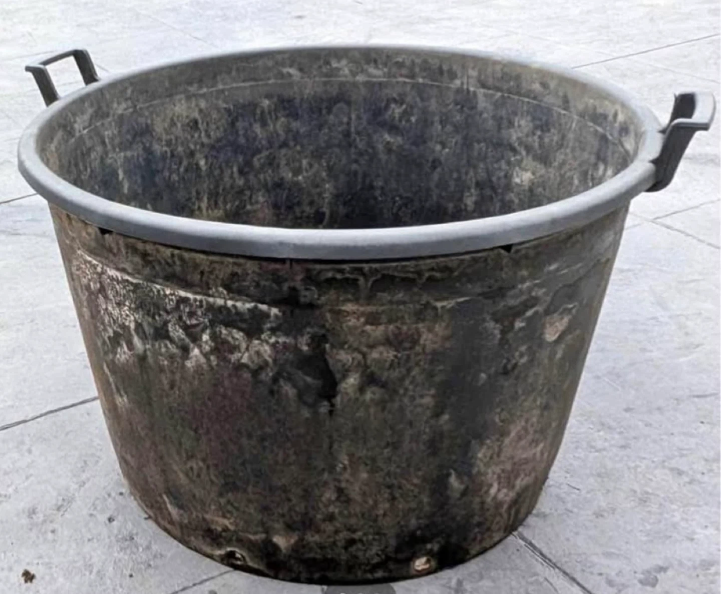 Large plastic tub with handles