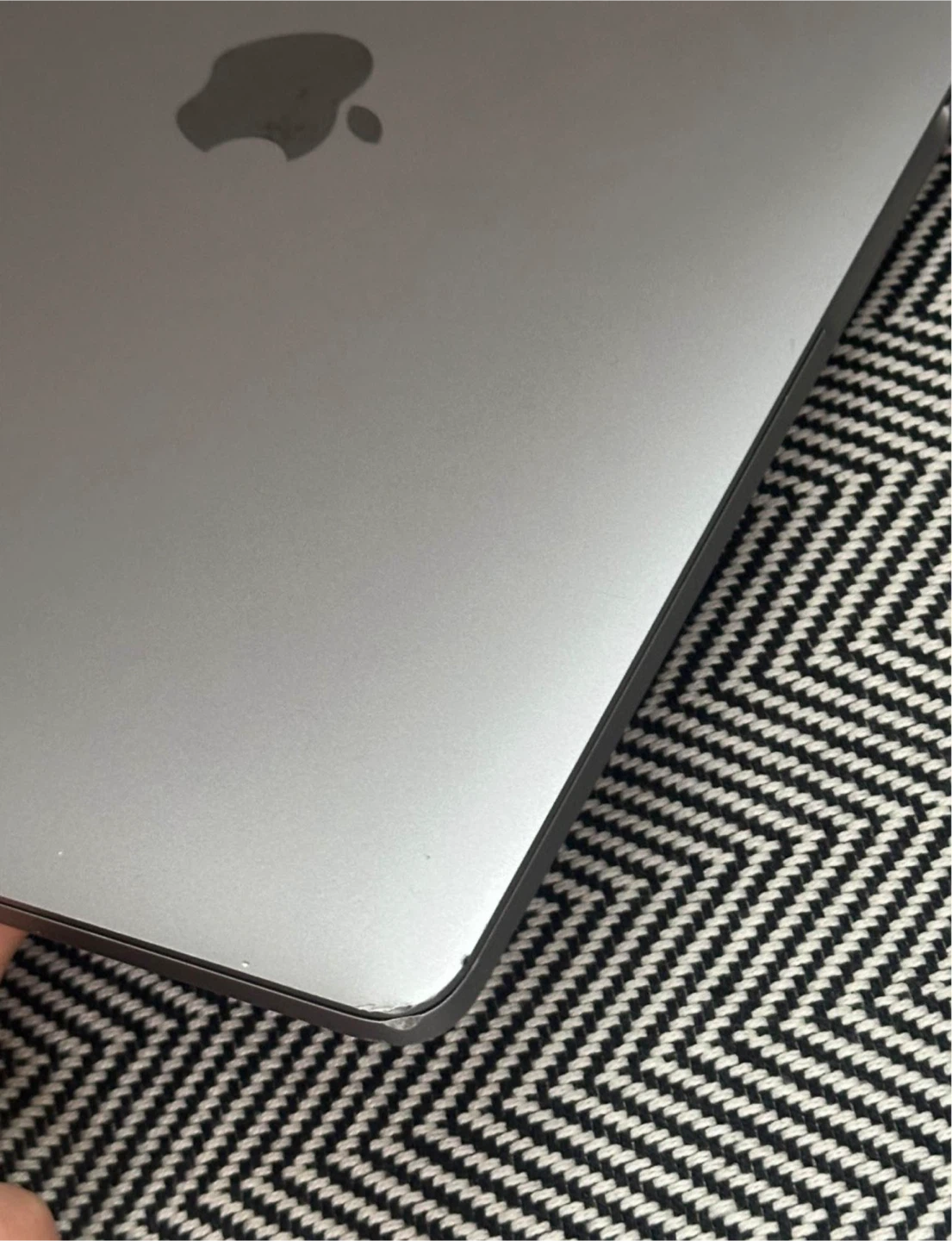 Apple MacBook Pro 13-inch (2020) - photo 4