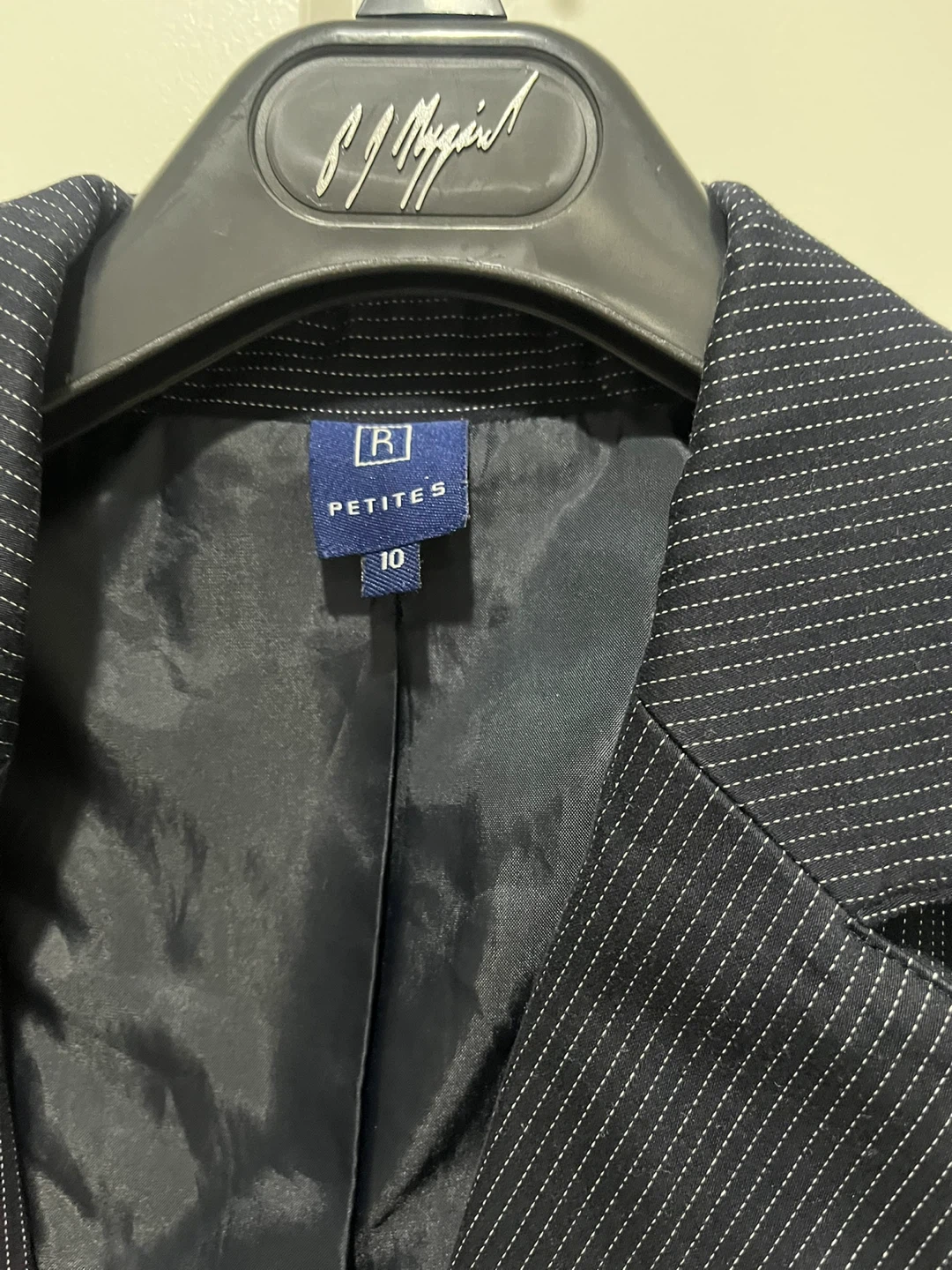 R Petite Pinstripe Blazer Size 10 - photo 2