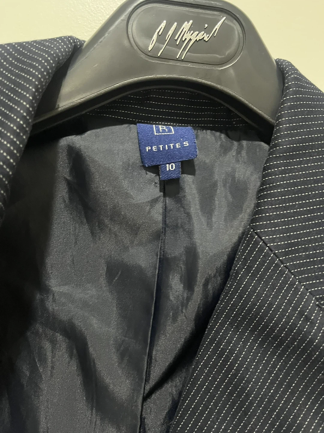 R Petite Pinstripe Blazer Size 10 - photo 5
