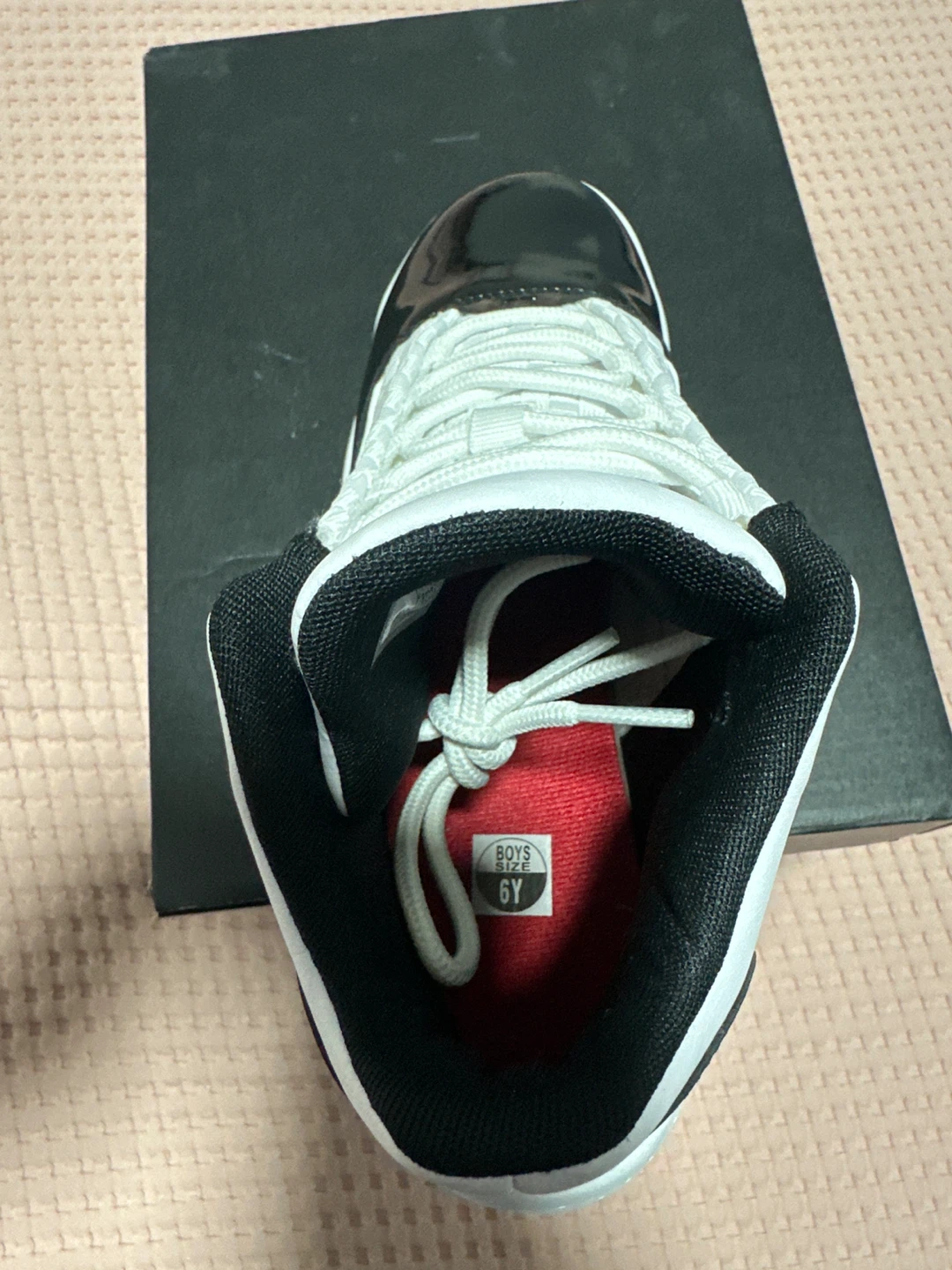 Jordan Max Aura 2 (GS) White/Gym Red-Black Boys Size 6Y - photo 4