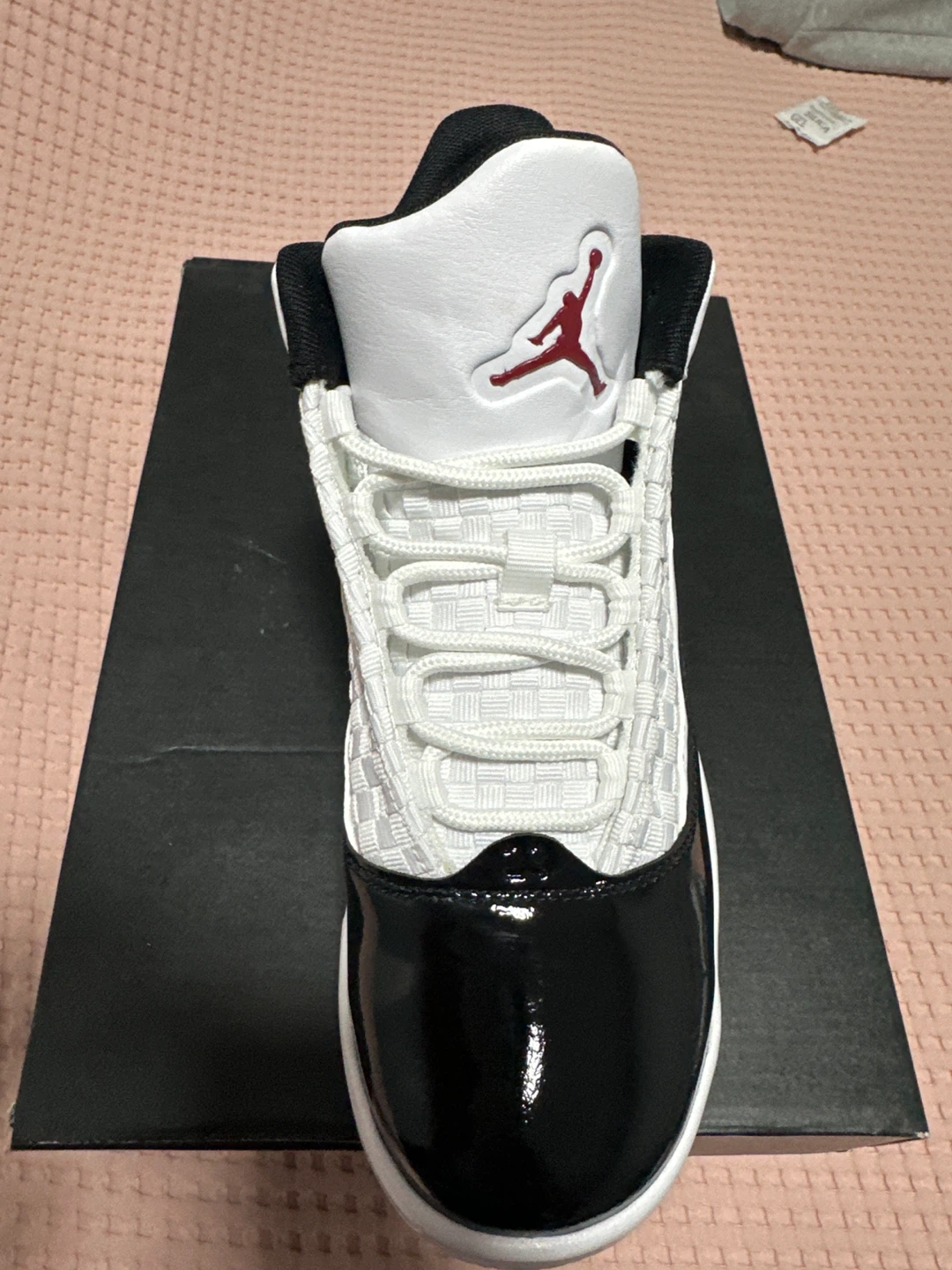 Jordan Max Aura 2 (GS) White/Gym Red-Black Boys Size 6Y - photo 2