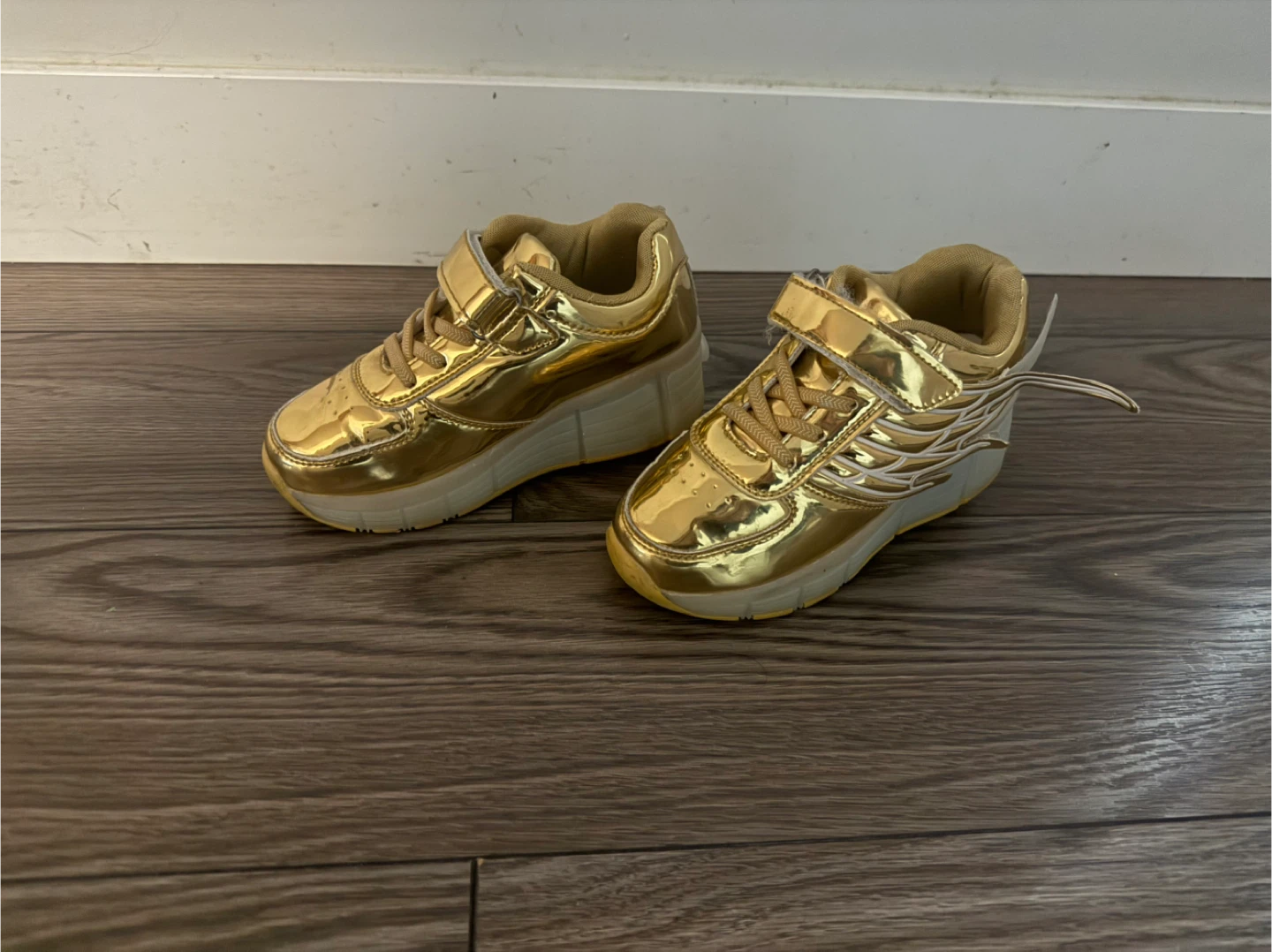 Gold Roller Shoes with LED Lights - photo 3