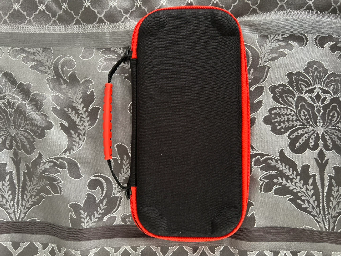 🥕 Nintendo Switch Carrying Case – Black/Red - photo 3