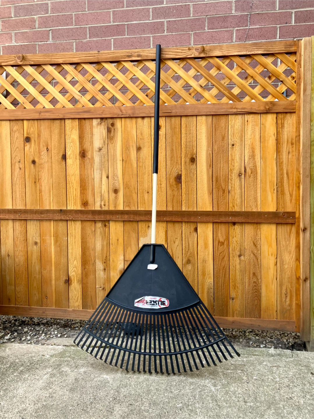 Blister Guard Oversized Rake 70” x 32” - Excellent Condition