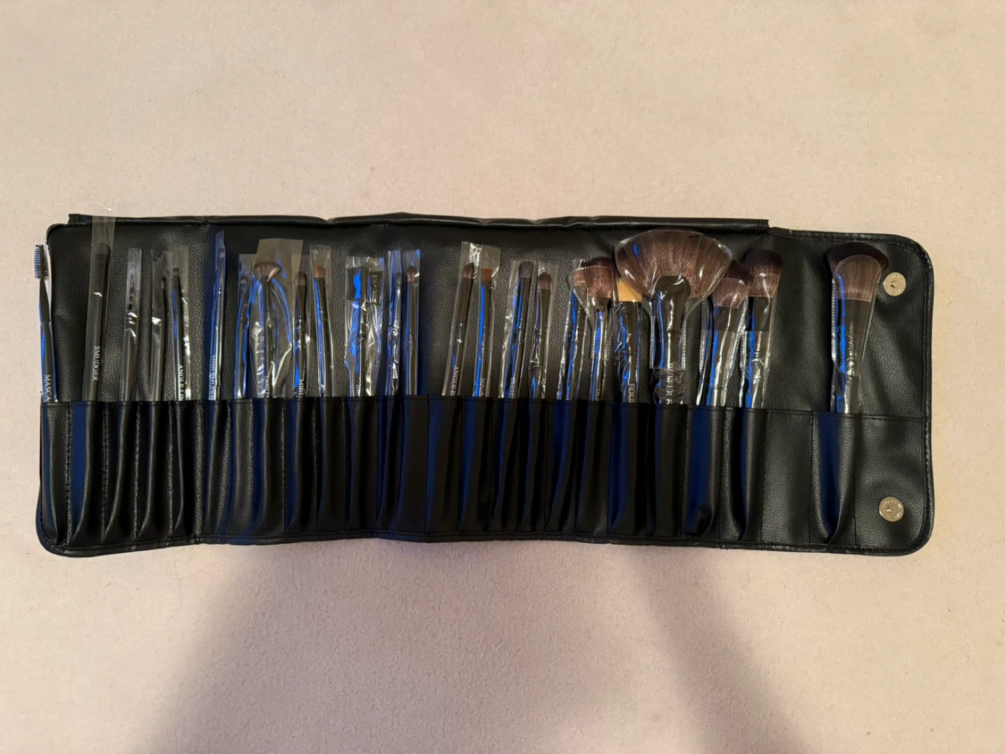 Makeup Brush Set with Black Roll-Up Case