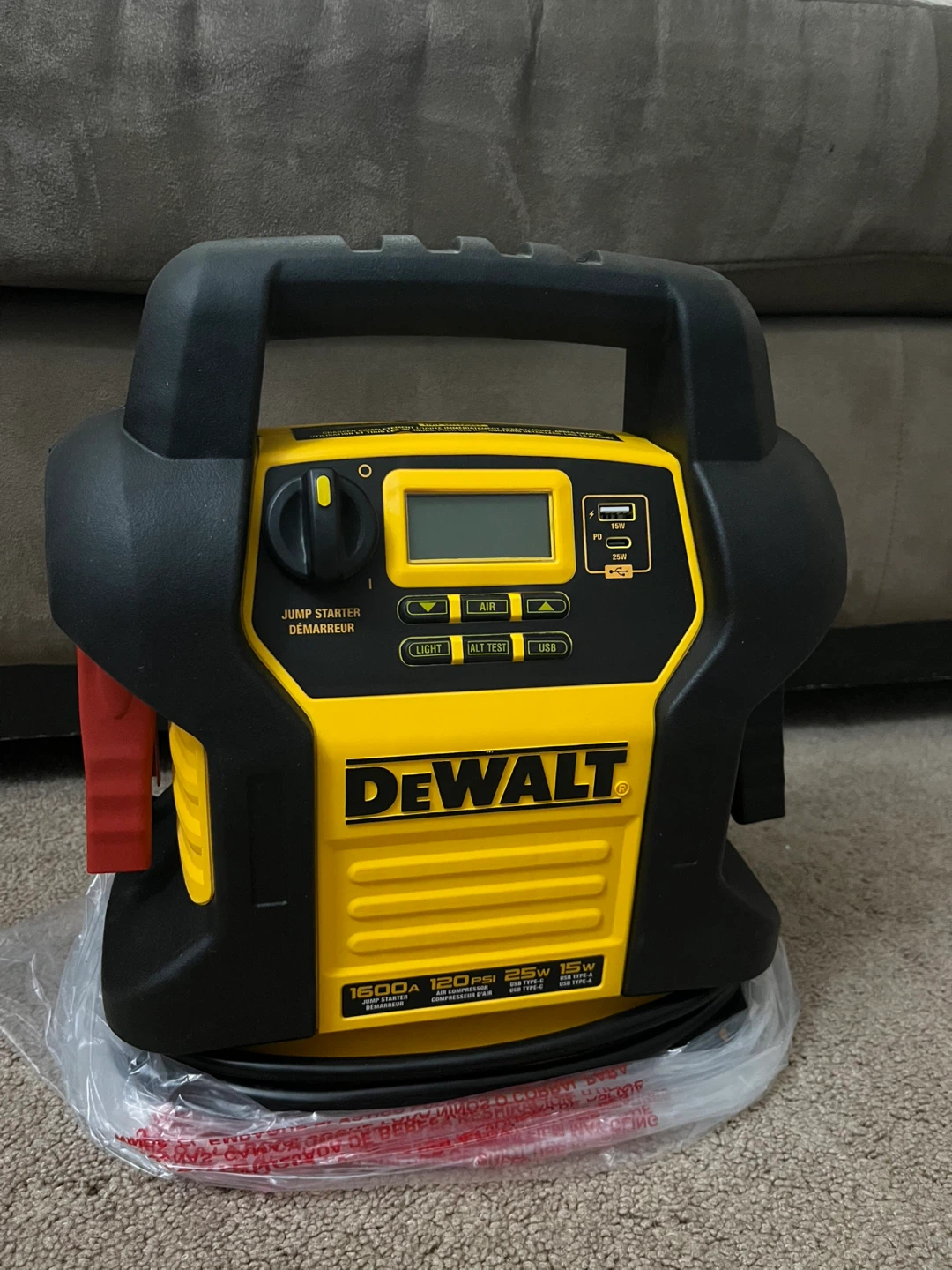 DeWalt Automotive Jump Starter with Digital Air Compressor - photo 5