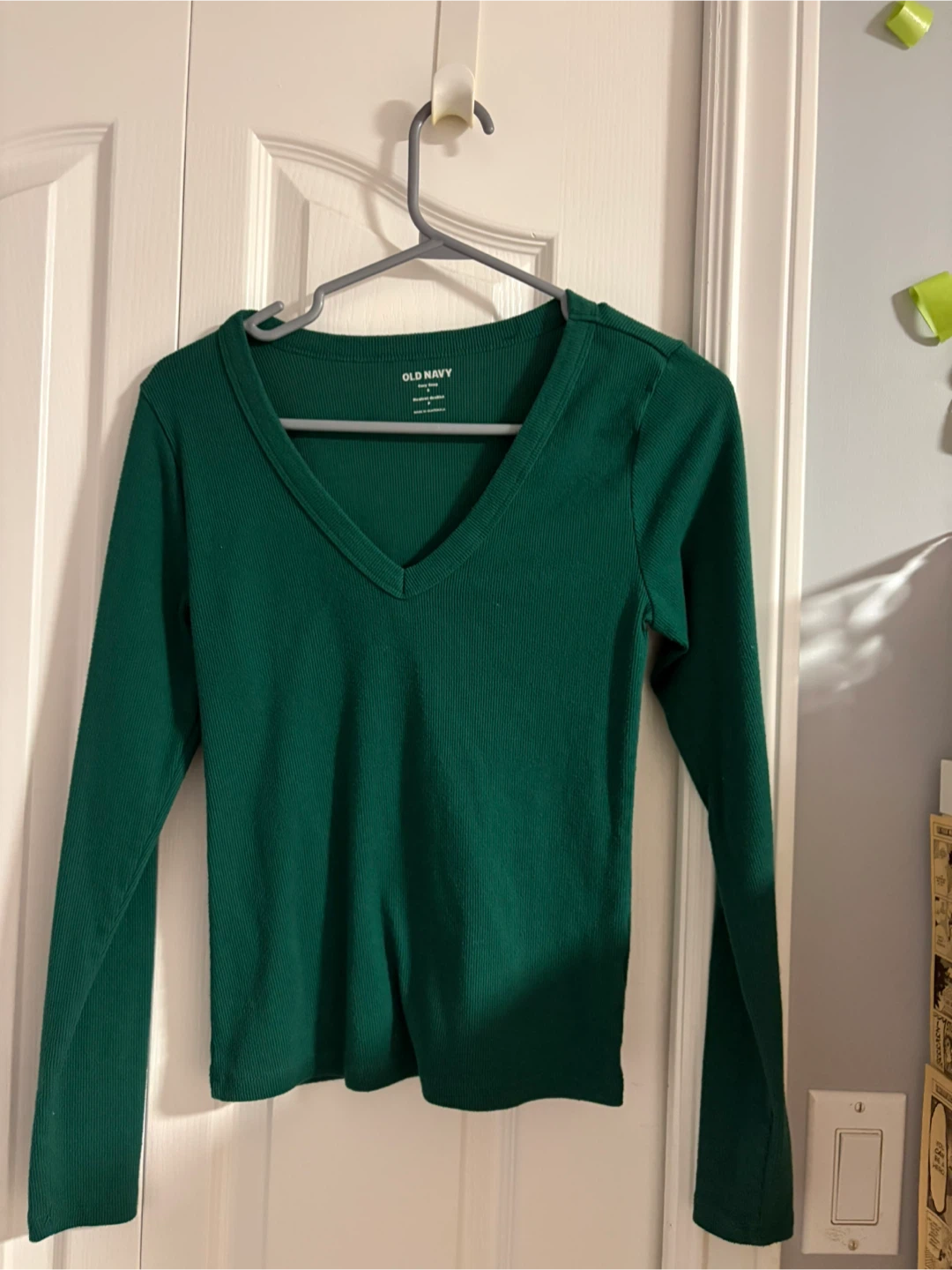 Old Navy Green Ribbed V-Neck Long Sleeve Shirt - Size S