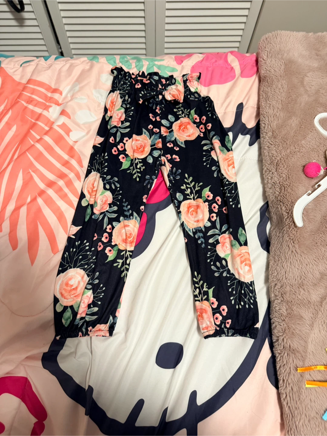 Girl’s Floral Print Jogger Pants Size 4-5 Years