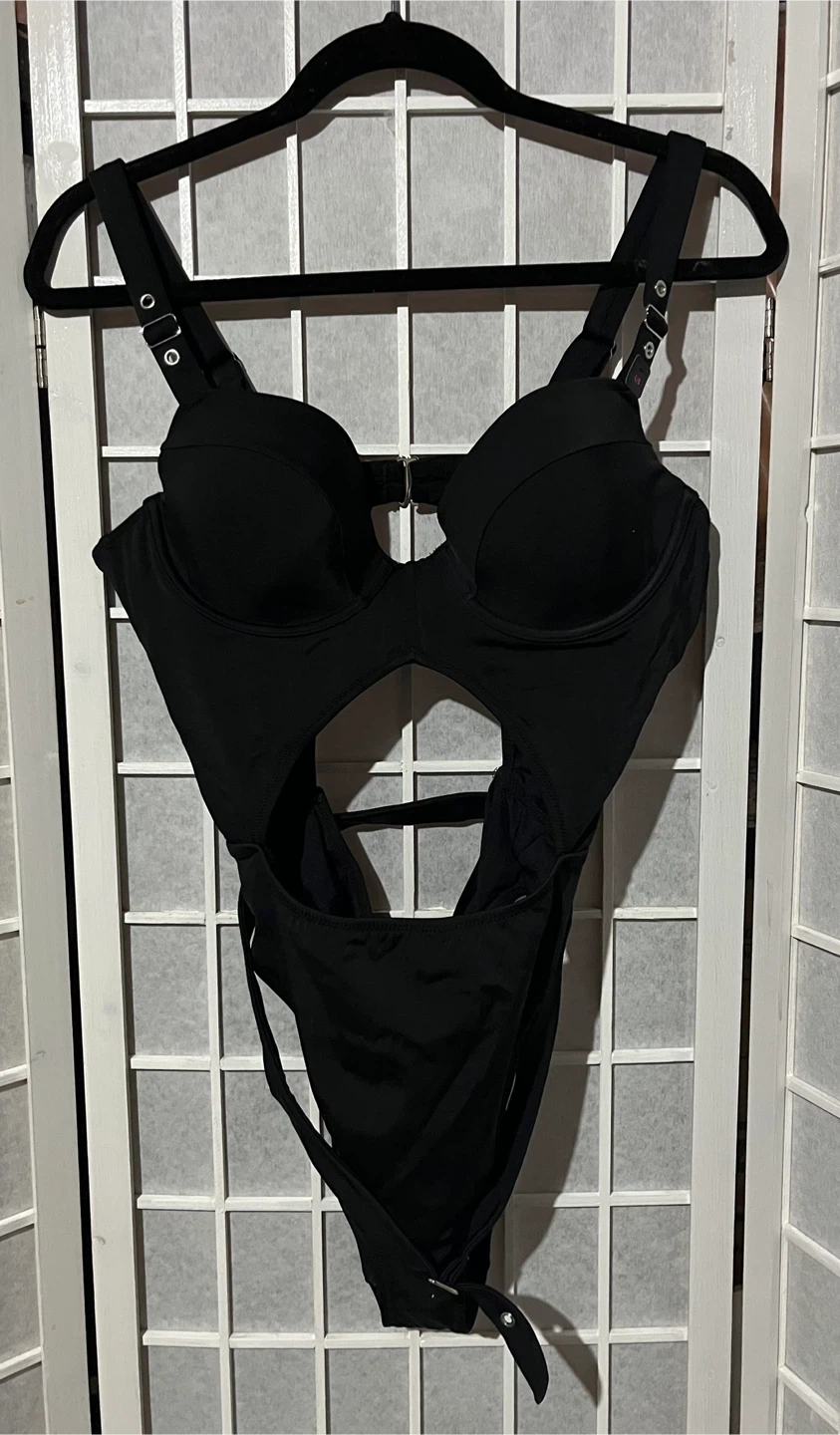 Black Cutout One-Piece Swimsuit with Belt - photo 2