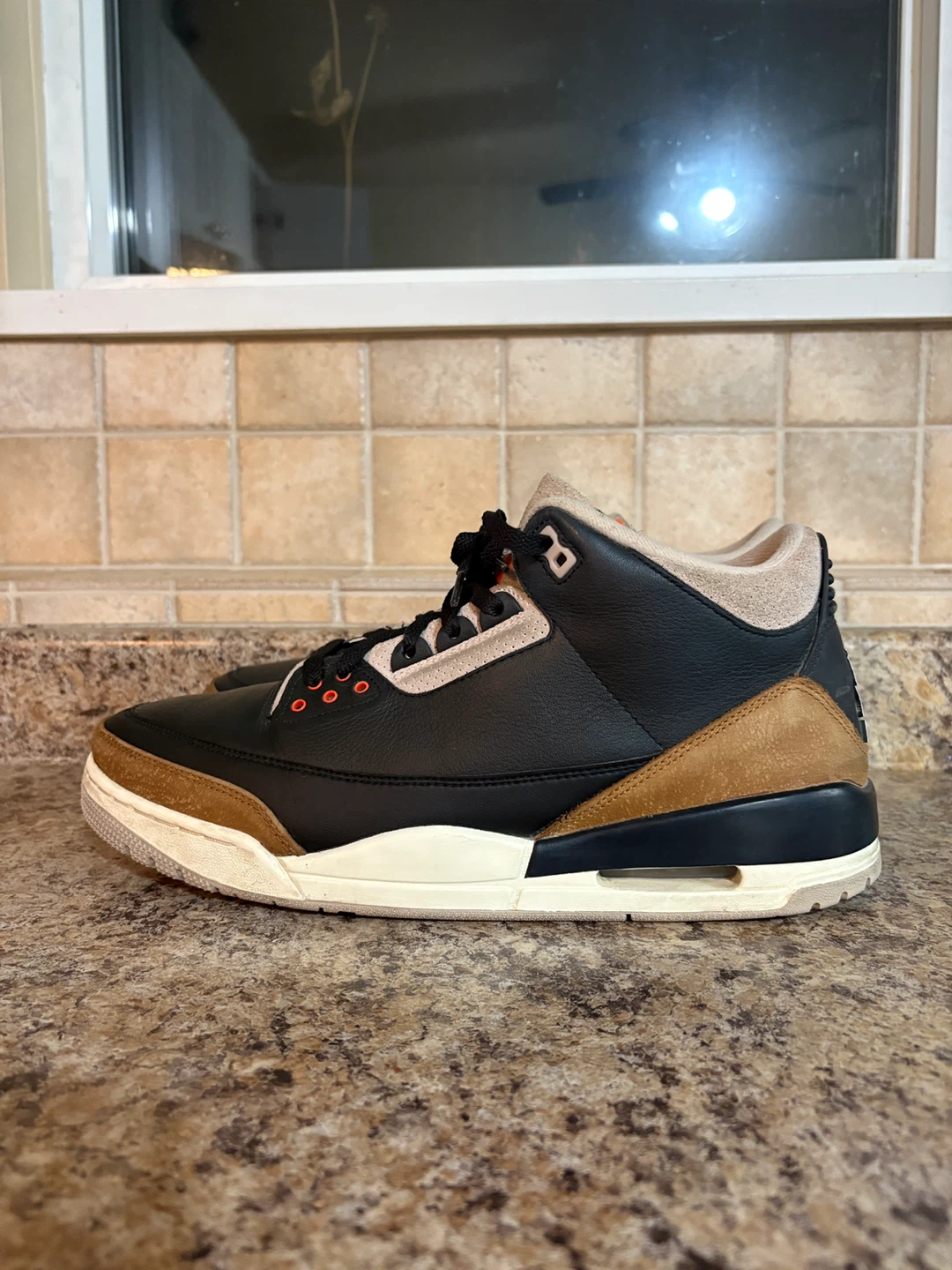Air Jordan 3 Retro Shoes - photo 3