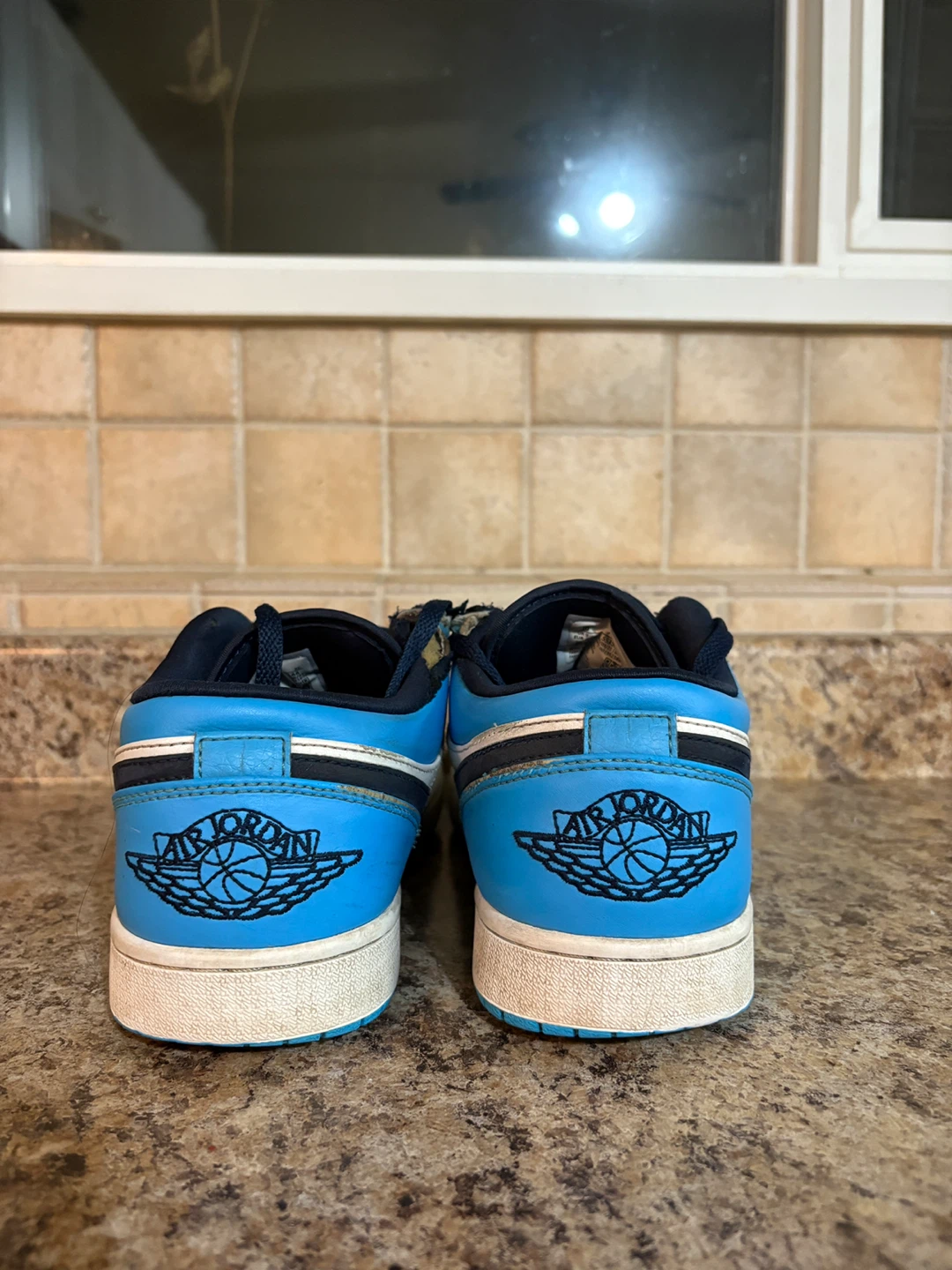 Air Jordan 1 Low SE Electric Blue - photo 2
