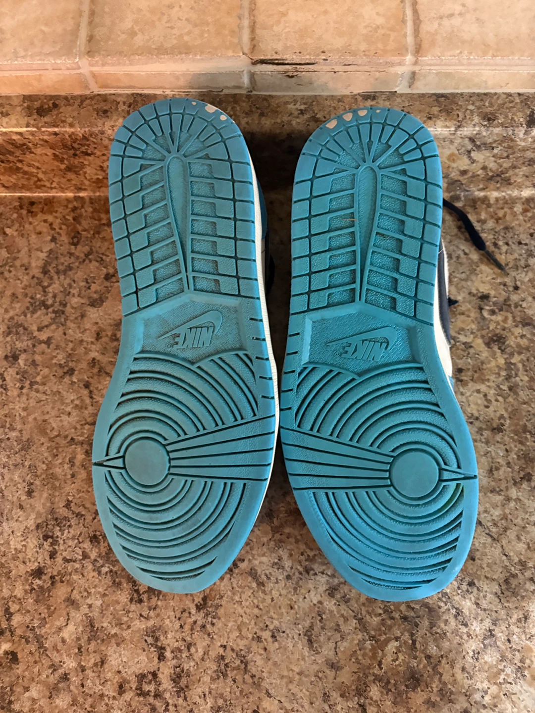 Air Jordan 1 Low SE Electric Blue - photo 5