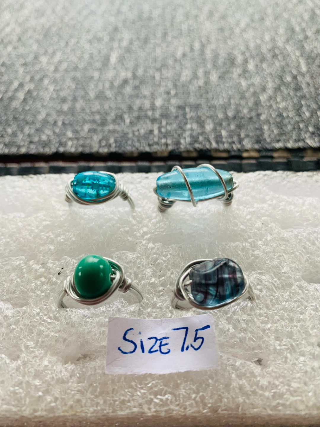 NEW Wired Ring Handcrafted (resin/glass bead) size 7.5 - photo 3