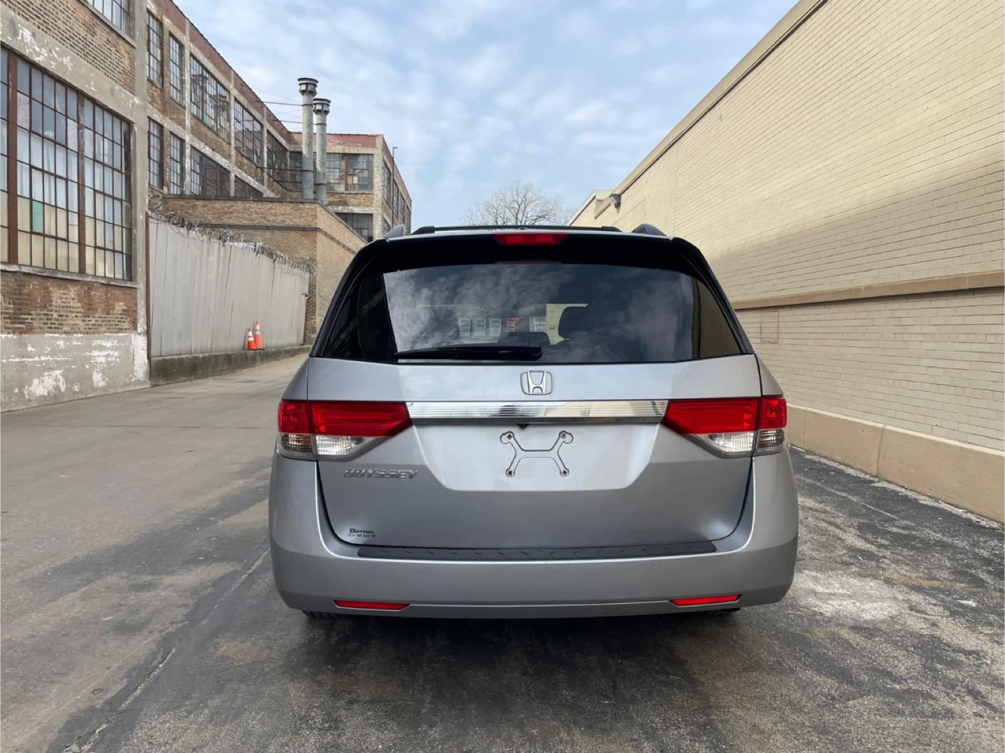 2016 Silver Honda Odyssey Minivan - photo 4