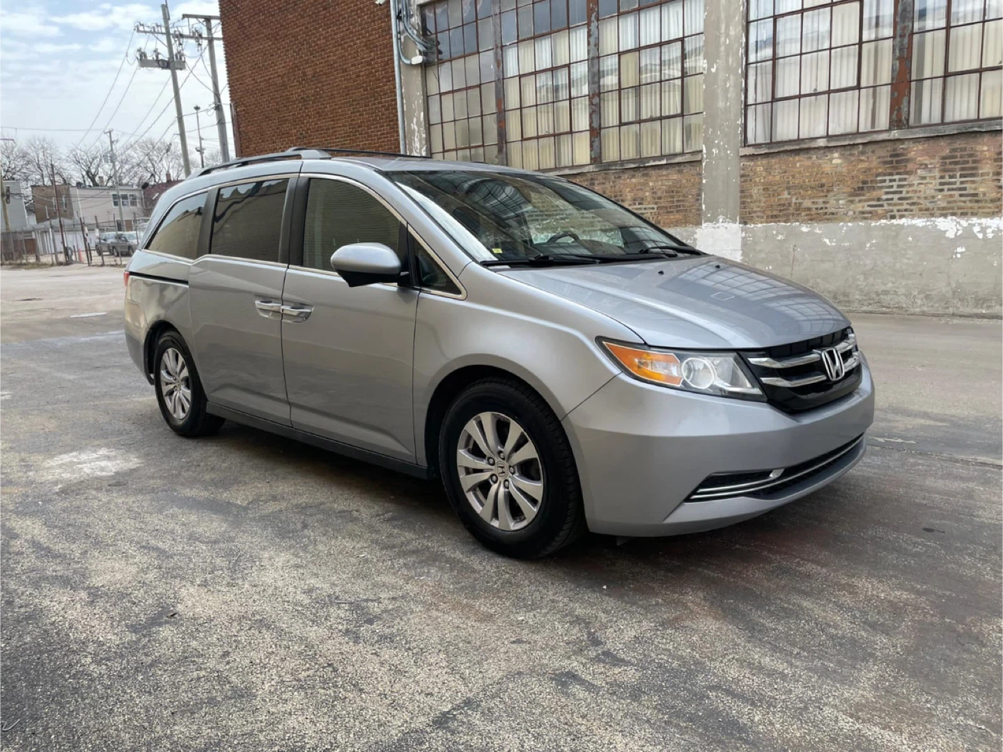 2016 Silver Honda Odyssey Minivan