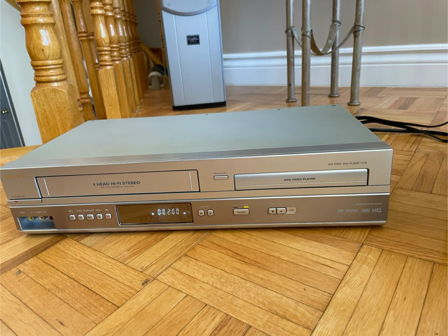 Philips vcr/dvd combo player