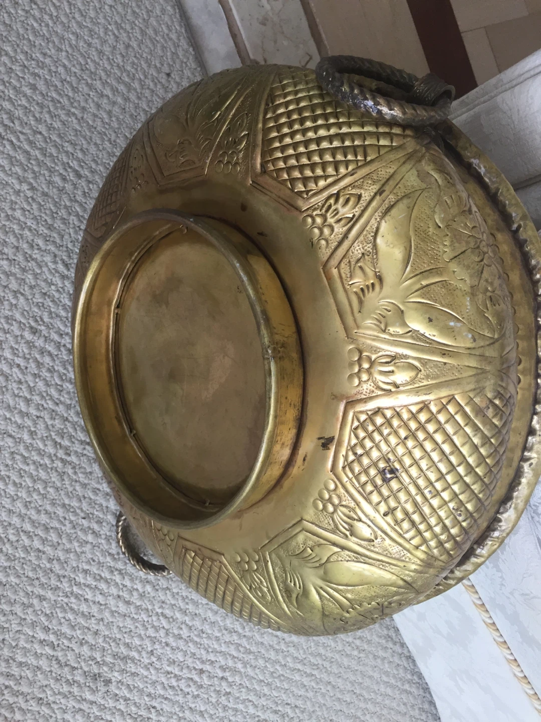 Large decorative brass bowl with handles - photo 3