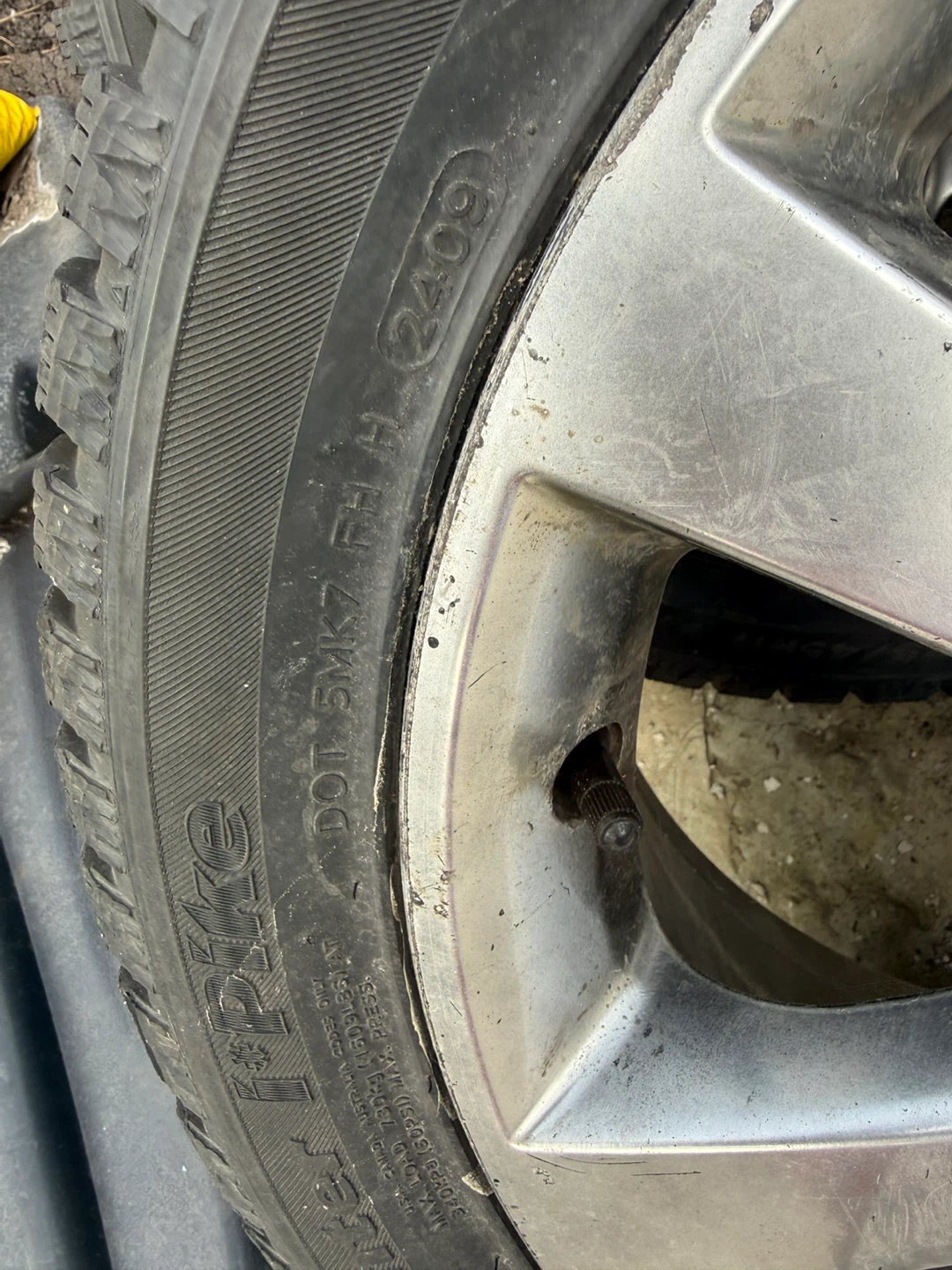 Hankook Winter Tires 235/45R17 - photo 4