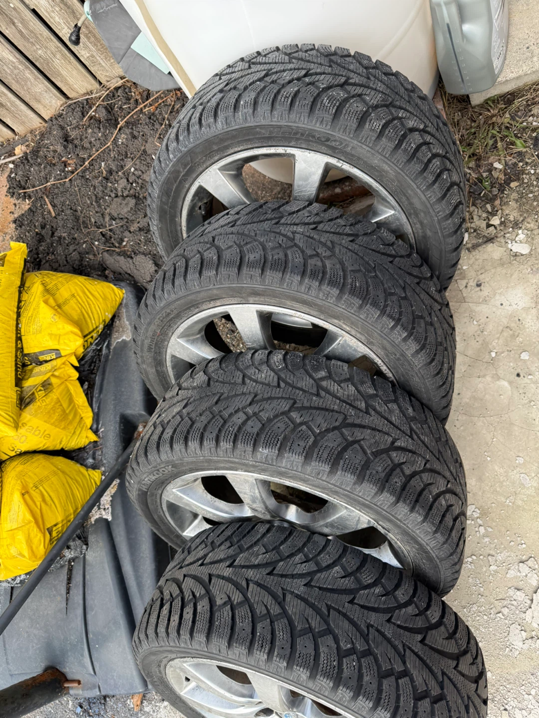 Hankook Winter Tires 235/45R17 - photo 2