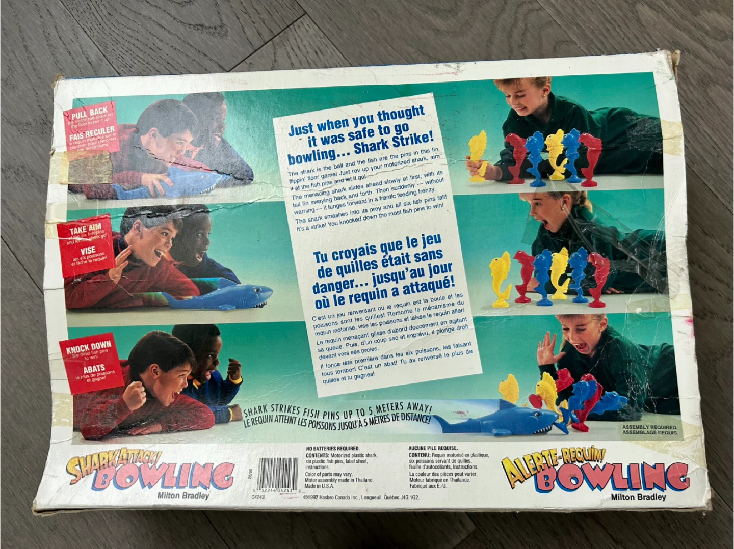 Vintage Shark Attack! Bowling Floor Game, 1991 - photo 2