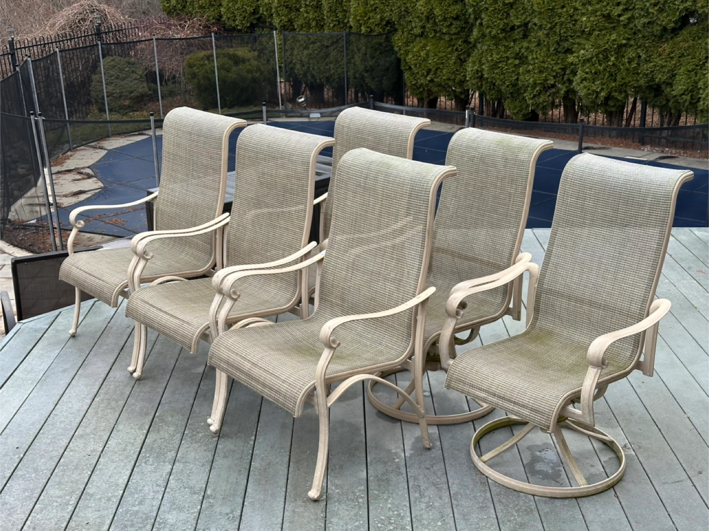 Set of patio chairs