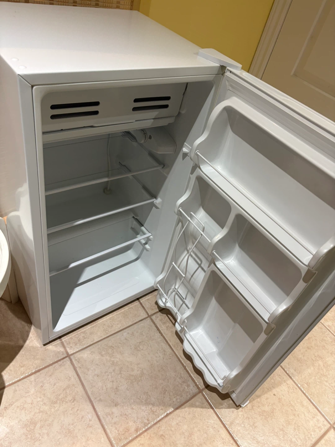 MASTER Chef Mini Fridge - photo 3