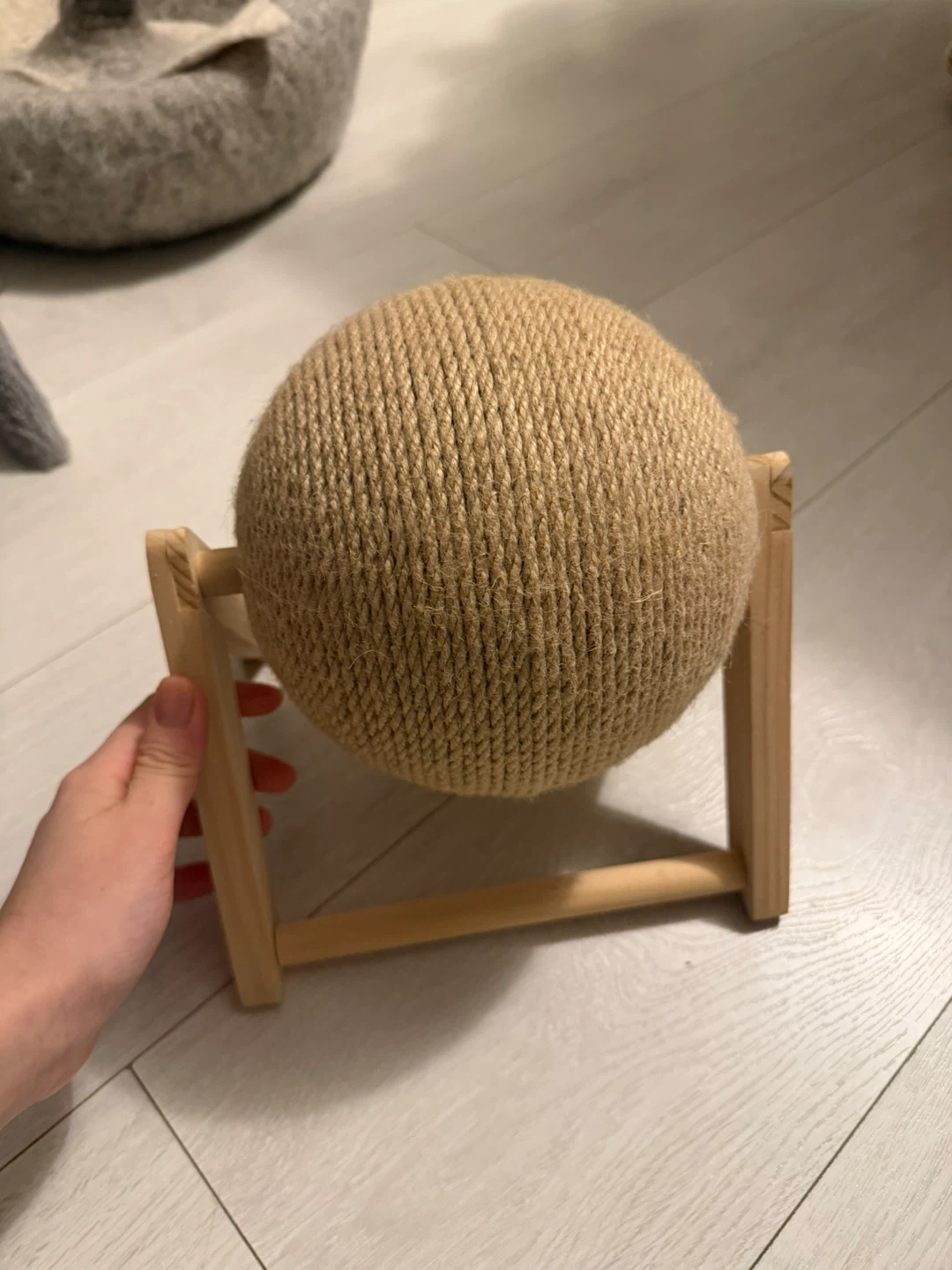 Jute Ball Cat Scratcher with Wooden Stand