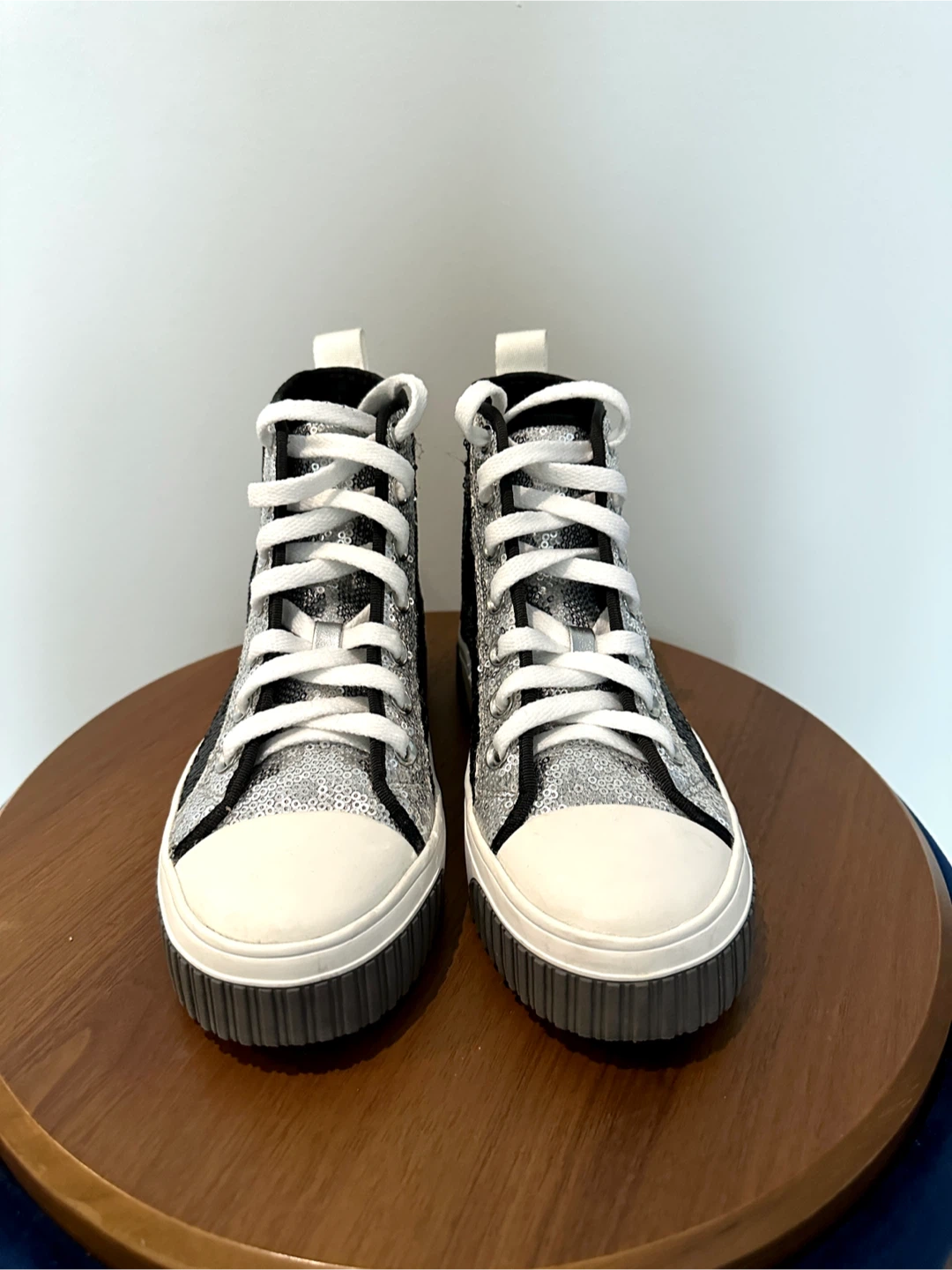 Michael Kors Women’s Sequin Sneakers 6.5 - photo 3