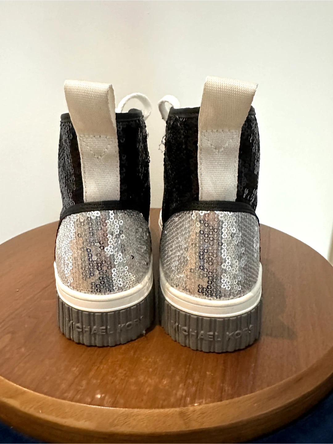 Michael Kors Women’s Sequin Sneakers 6.5 - photo 4