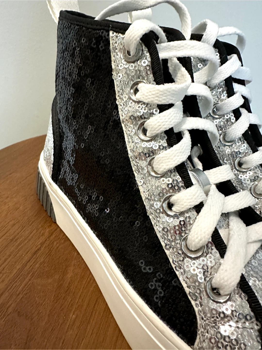 Michael Kors Women’s Sequin Sneakers 6.5 - photo 5