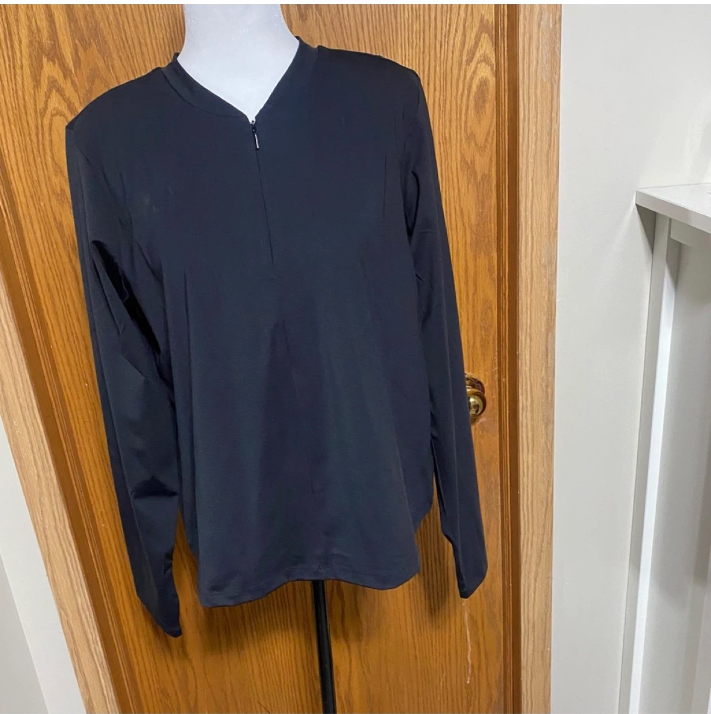 Black Long Sleeve Workout Top