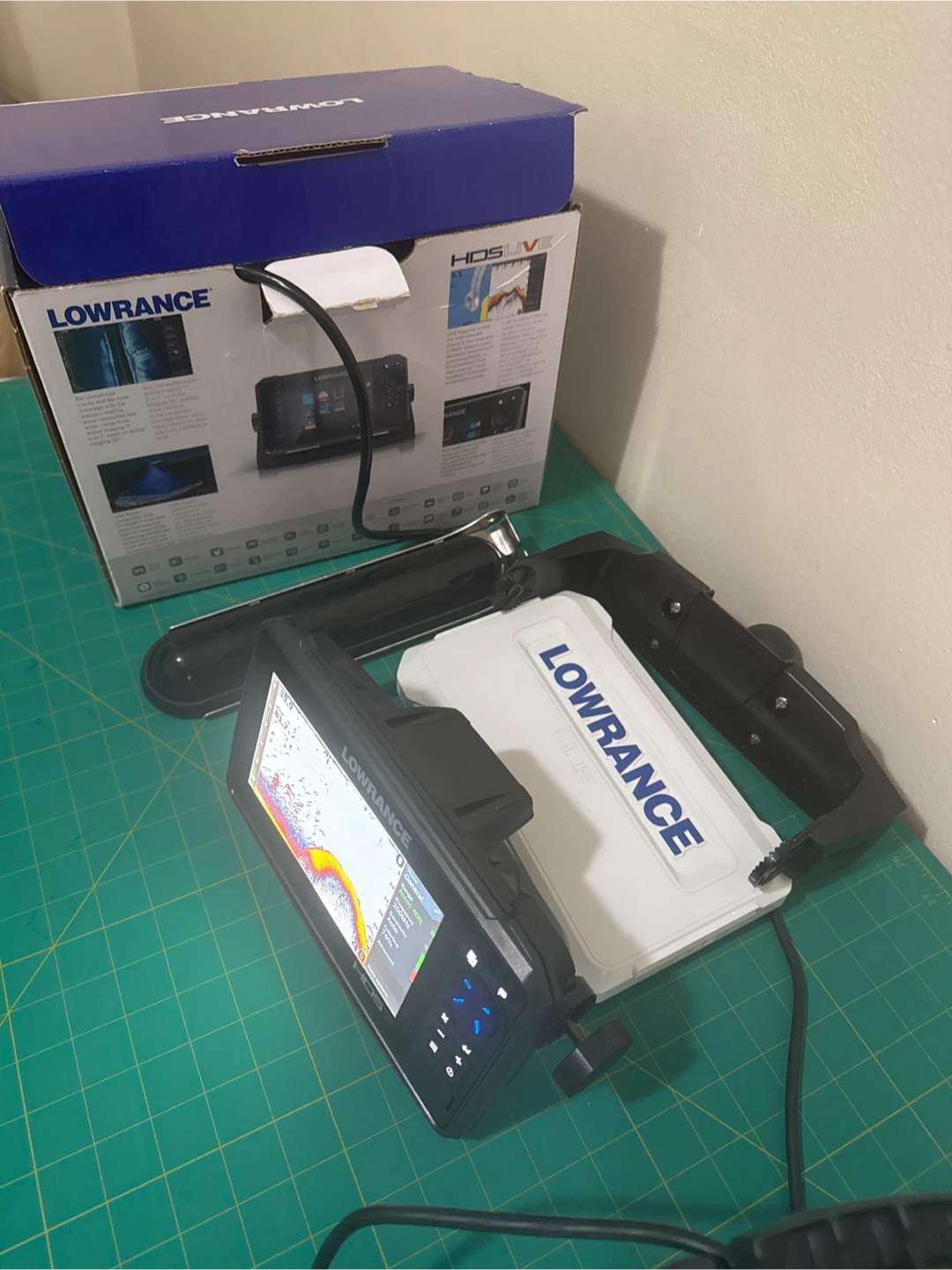 Lowrance HDS 7 Fish Finder/Chartplotter until 4/30 - photo 5
