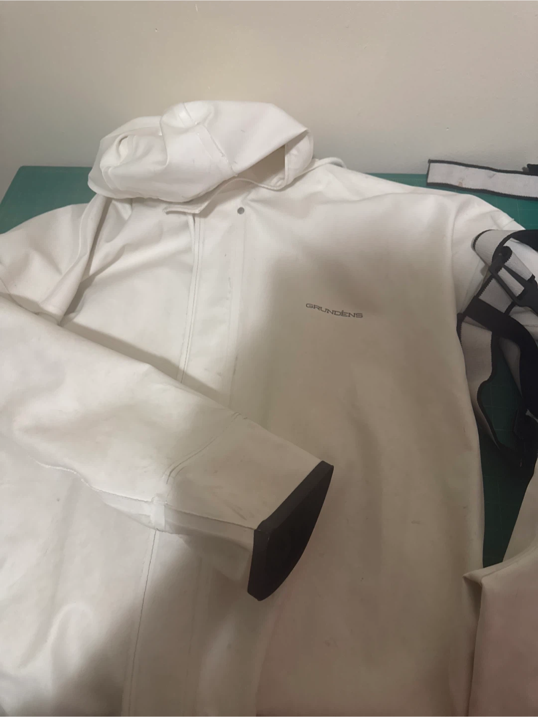 Grundéns White Waterproof Fishing Jacket - Size M til 4/30 - photo 2